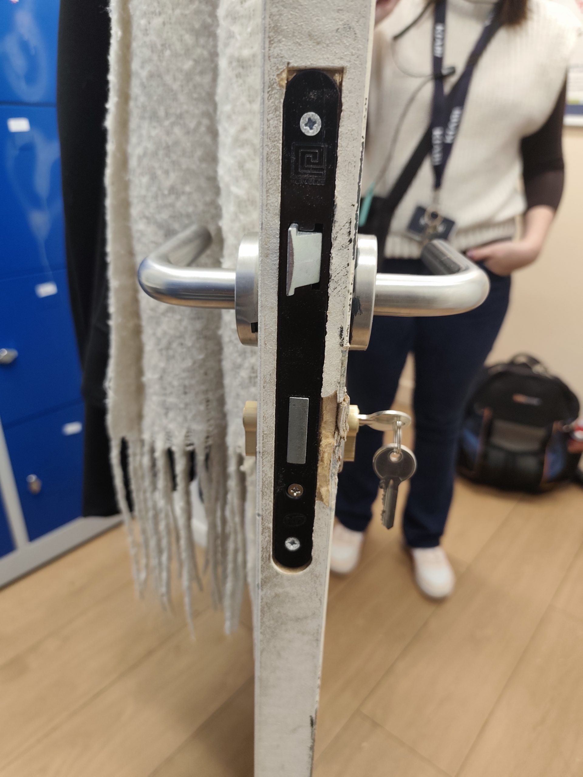 Nouvelle serrure haute sécurité installée après remplacement – serrurier Home Secure Castillon-la-Bataille